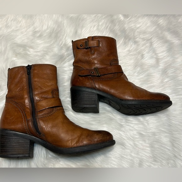 Clark’s Brown Leather Ankle Boots - Picture 5 of 10